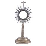 Monstrance in embossed silver. Colonial school. Possibly Mexico. XVII - XVIII century.
