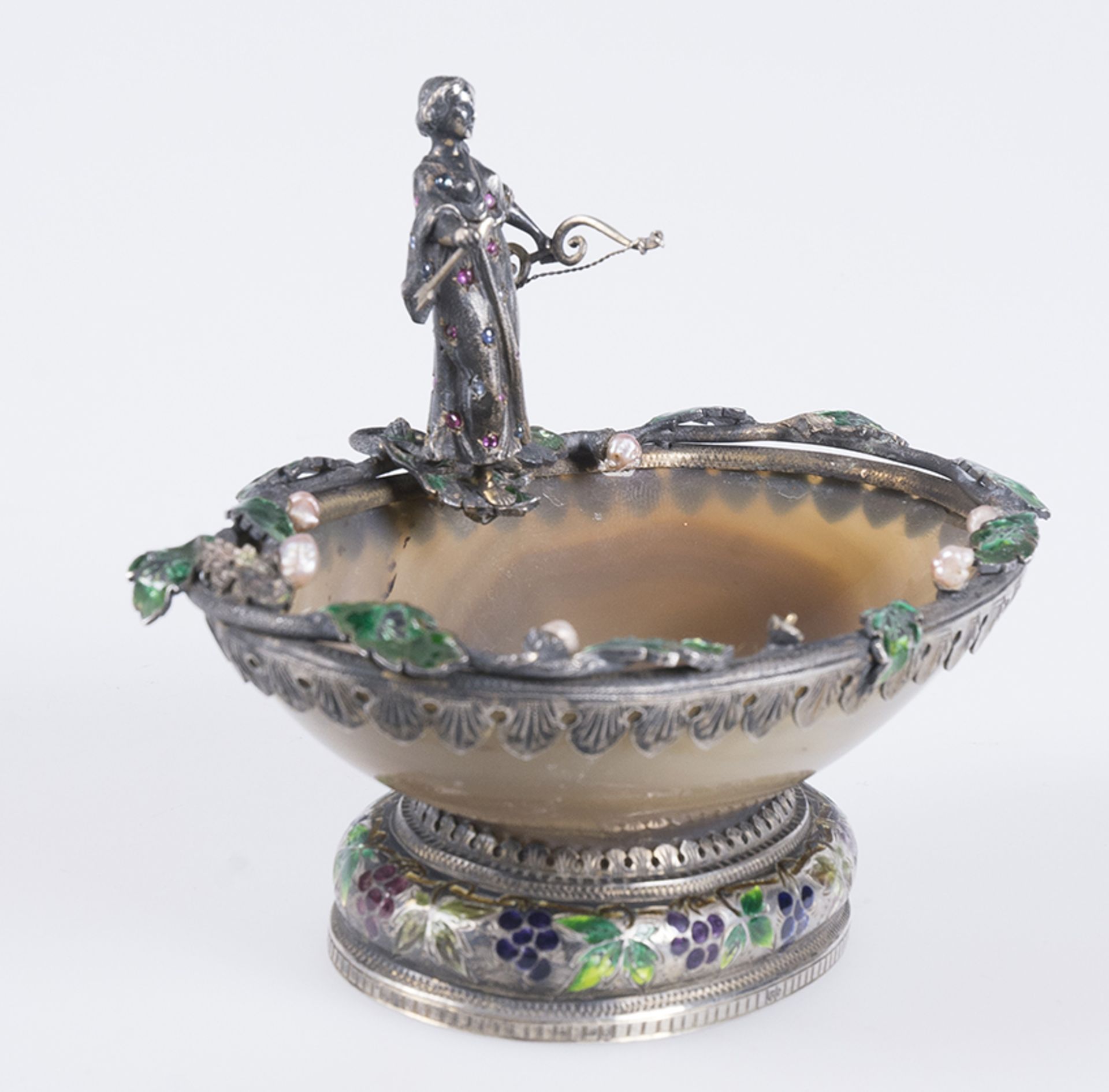 Carnelian or onyx salt cellar with silver and enamel mount. Possibly Vienna. 19th century. - Image 3 of 9