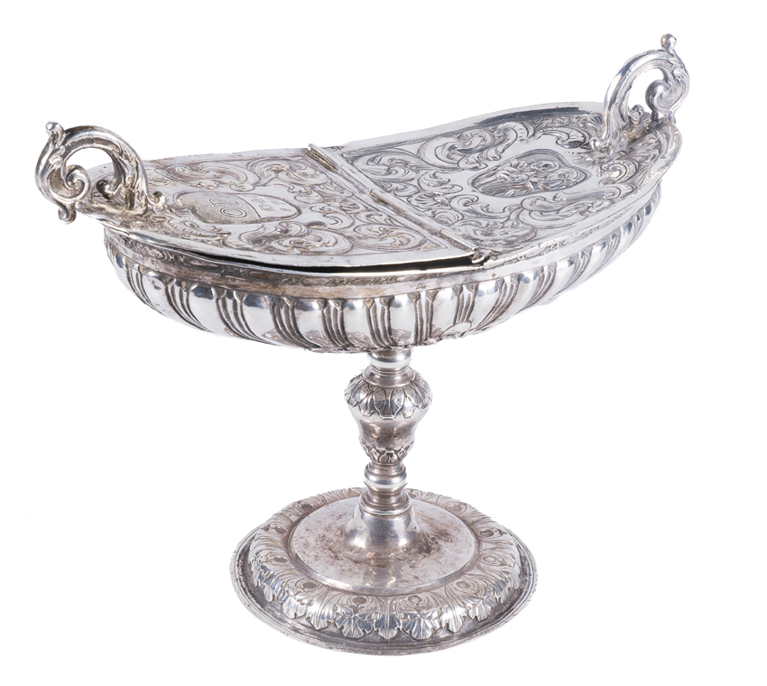 Embossed and chiselled silver incense burner. Possibly colonial work. Early 18th century.