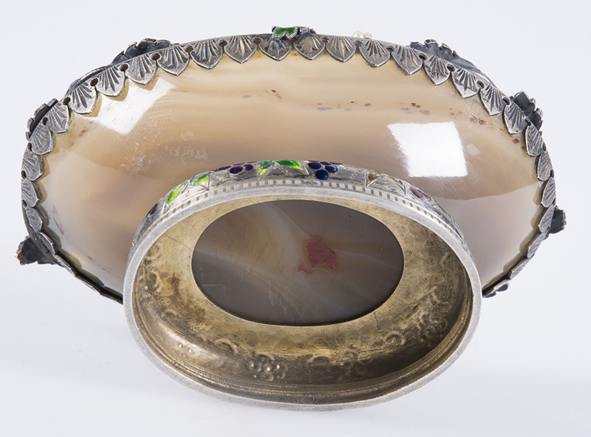 Carnelian or onyx salt cellar with silver and enamel mount. Possibly Vienna. 19th century. - Image 8 of 9