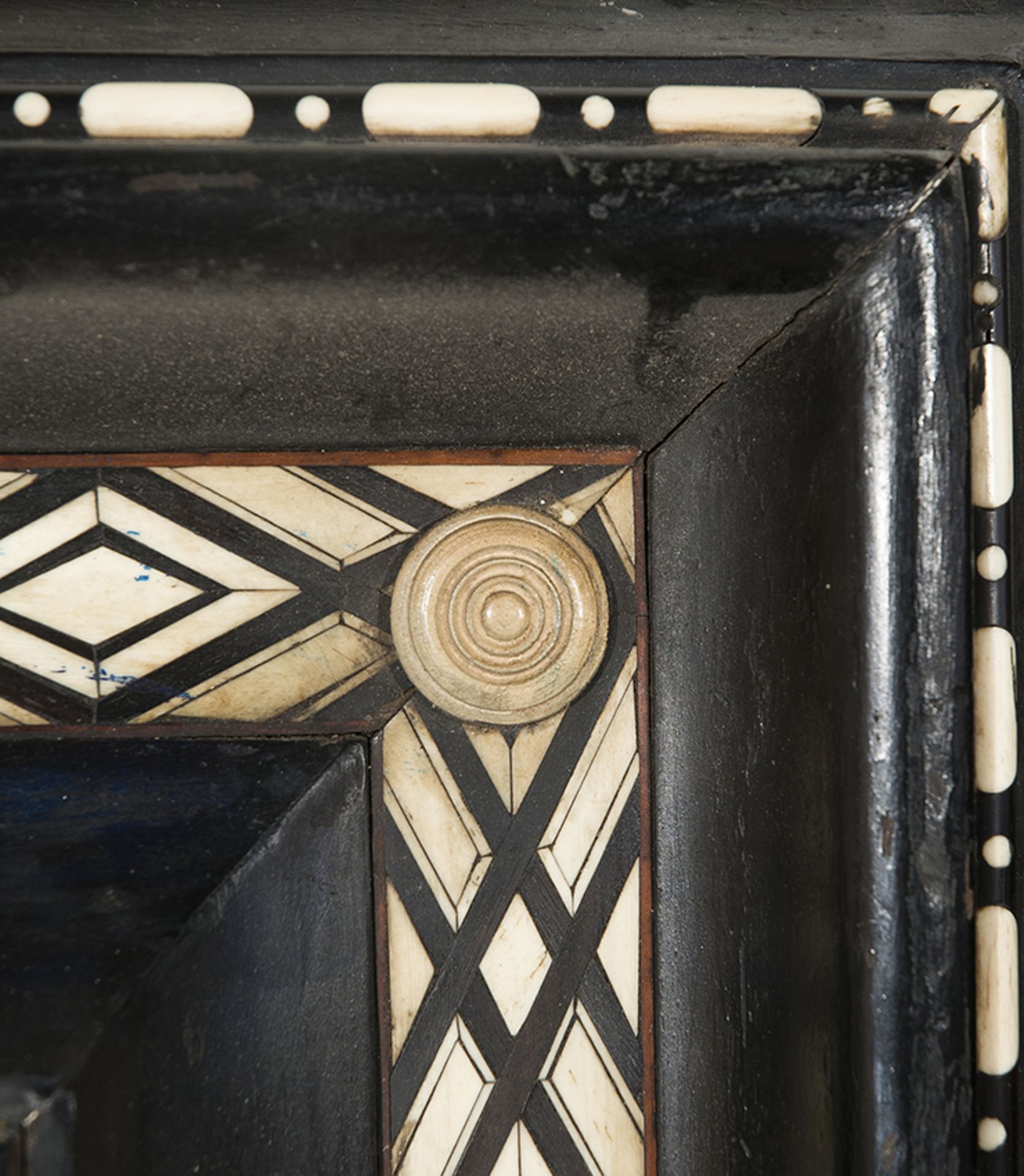 Pair of imposing carved, ebonised wooden frames with applications of bone and stained bone. Venice. - Image 4 of 8