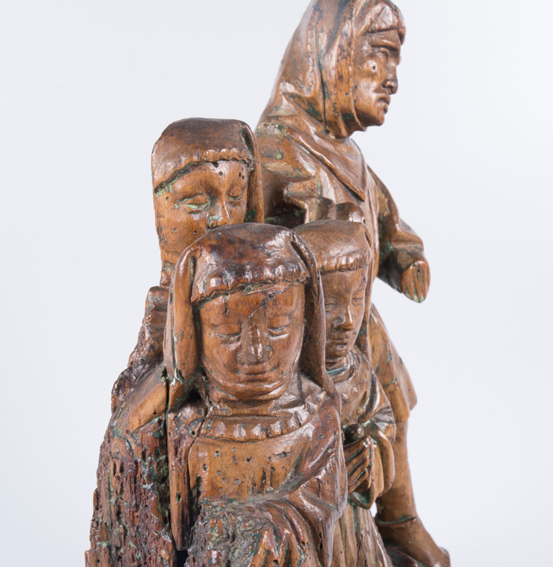 &quot;Group of worshipoers&quot;. Carved wooden sculpture. Flemish workshop. Brabant. Gothic. 15th c - Image 3 of 6