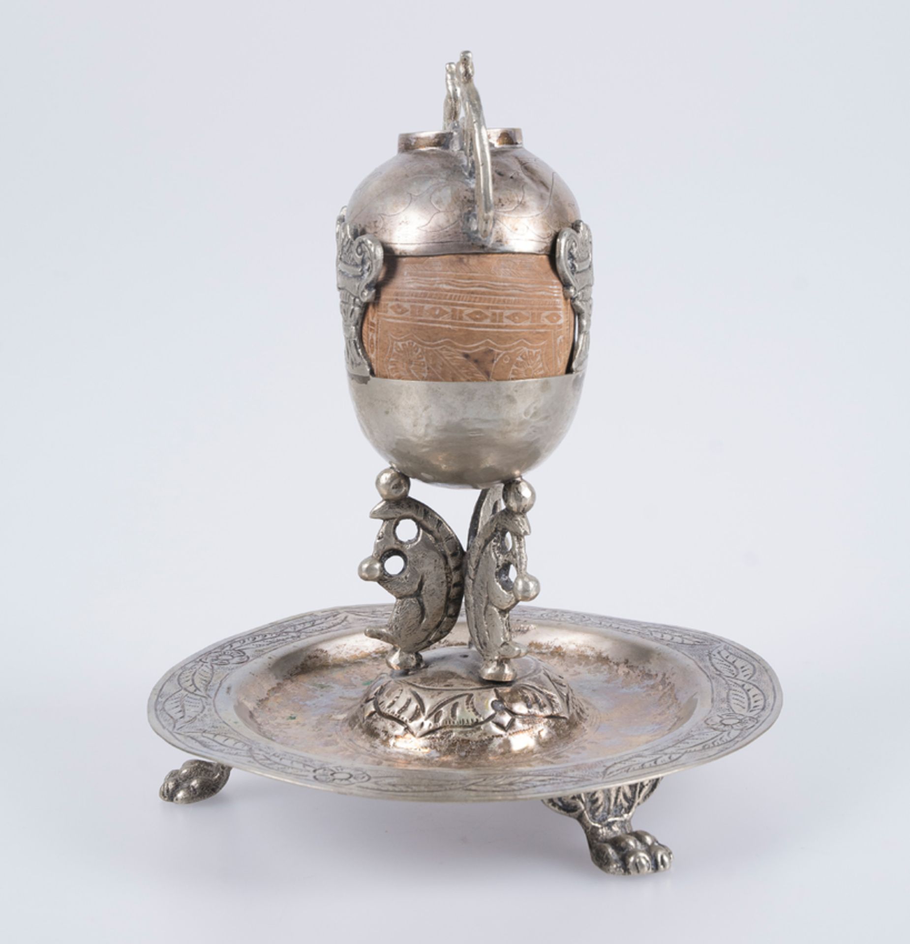 Yerba mate gourd&nbsp;and tray, covered with carved silver. Viceregal work. Colonial. Possibly Peru - Image 4 of 9