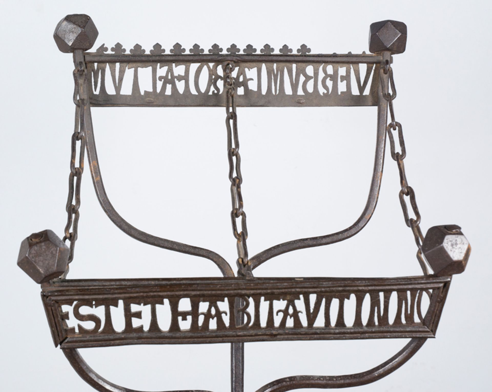 Wrought iron scissor lectern. Gothic. 15th century. - Bild 2 aus 5