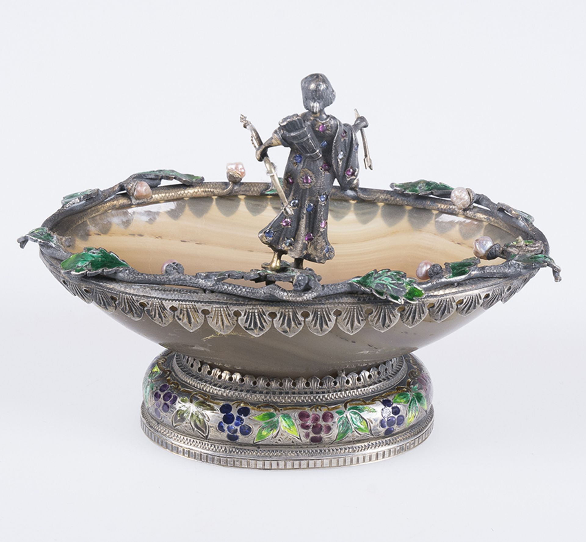 Carnelian or onyx salt cellar with silver and enamel mount. Possibly Vienna. 19th century. - Image 4 of 9