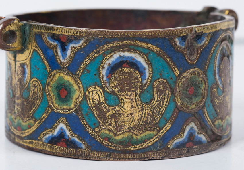 Chased and gilded copper pyx with champlevé enamel. Limoges. France. Romanesque. 13th century. - Image 6 of 14