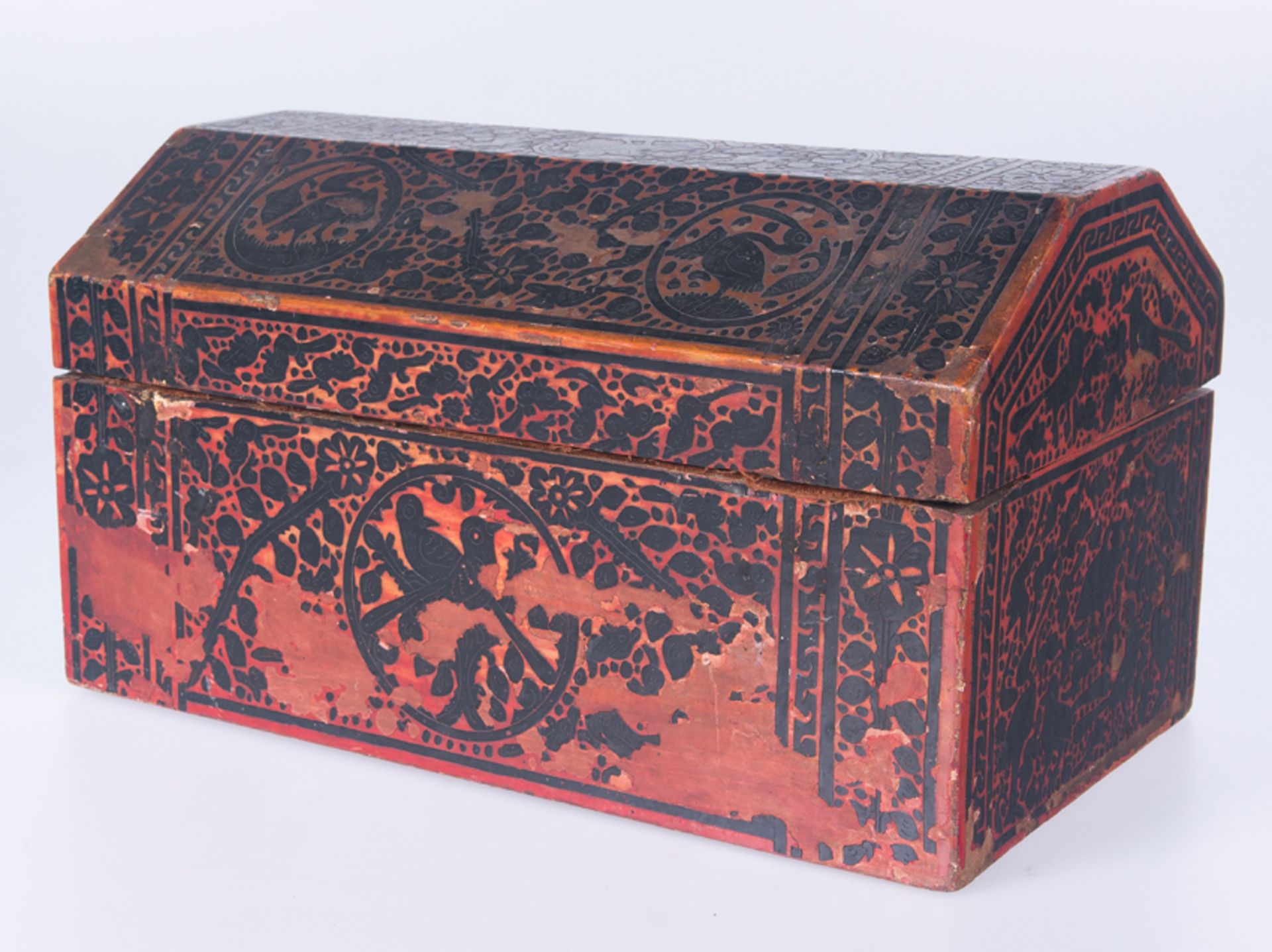 Carved and lacquered wooden chest,Mexican lacquer or Japanning...Worked in Olinalá,Guerrero.18th cen - Image 3 of 9