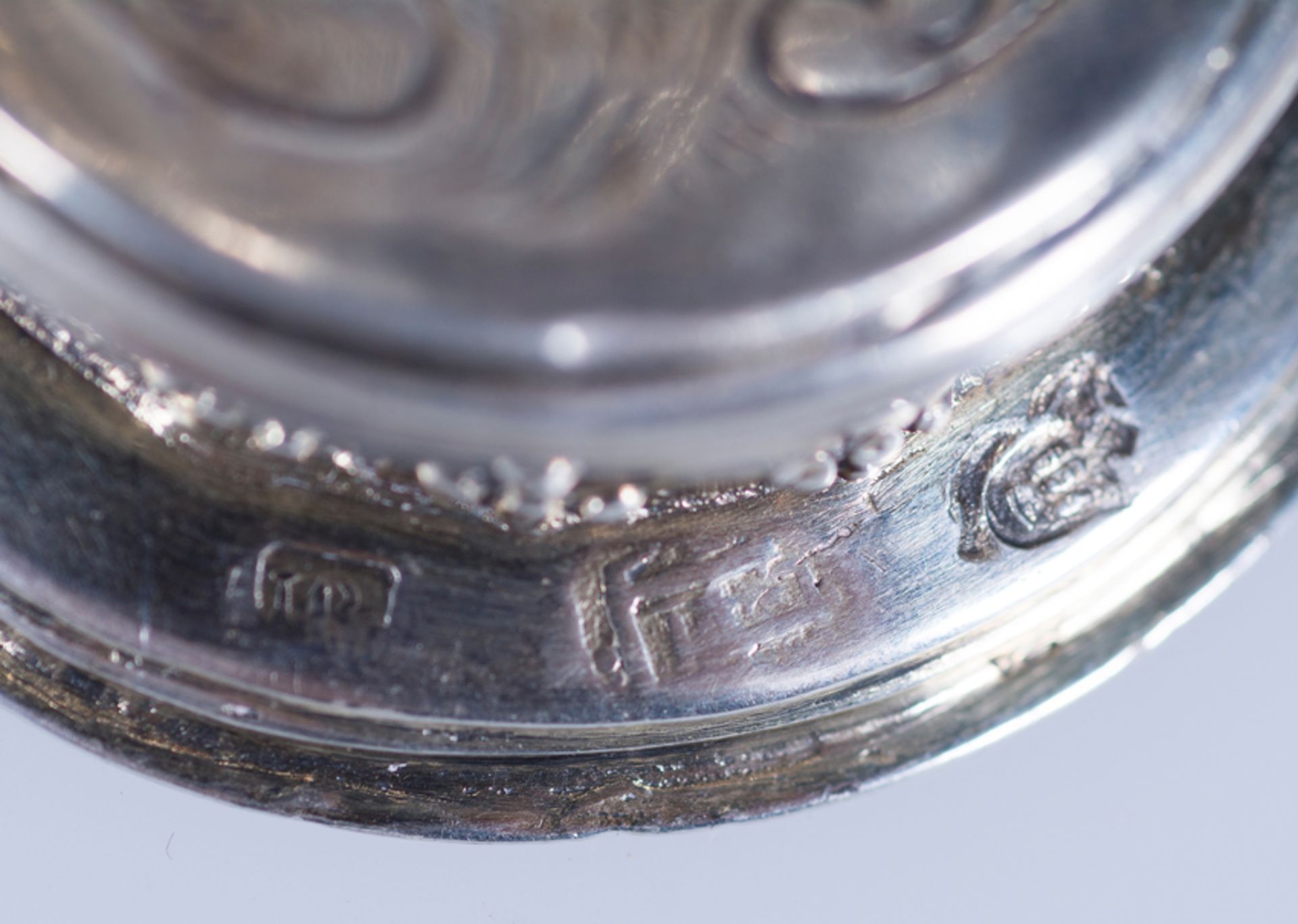 Embossed and engraved marked silver goblet with vermeil residue. Gothic. 15th century. - Image 8 of 9