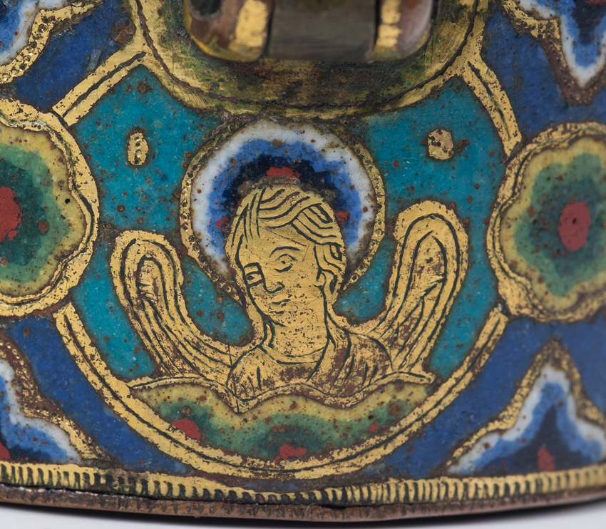 Chased and gilded copper pyx with champlevé enamel. Limoges. France. Romanesque. 13th century. - Image 10 of 14