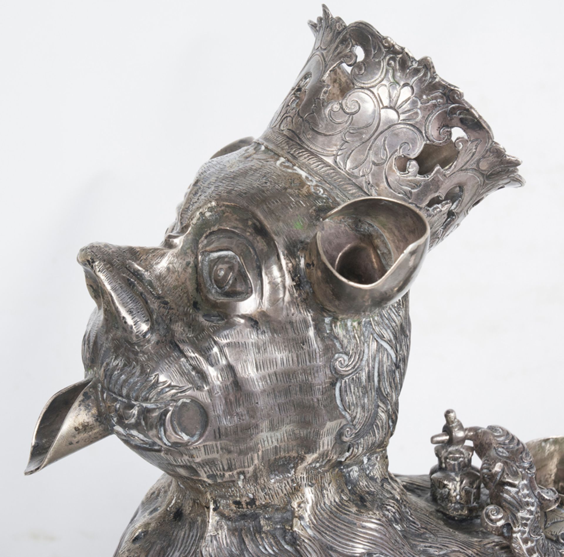 Mate kettle. Hammered silver figure, cast, embossed and chased. Peru. Viceroyalty. Colonial. Late 18 - Bild 5 aus 7