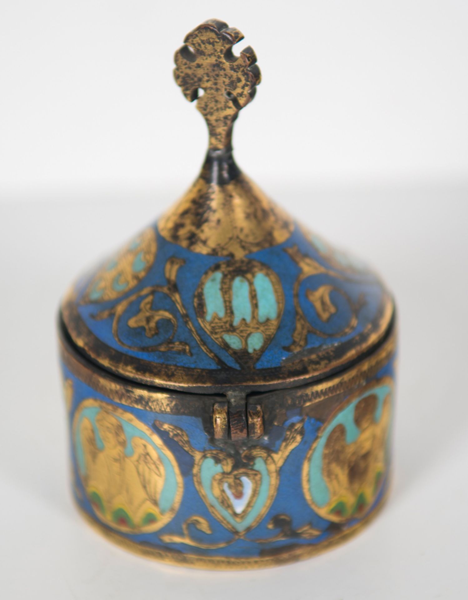 Copper gilt and engraved pyx, with champlev&eacute; enamel. Limoges. France. Romanesque. 13th centur - Image 4 of 16