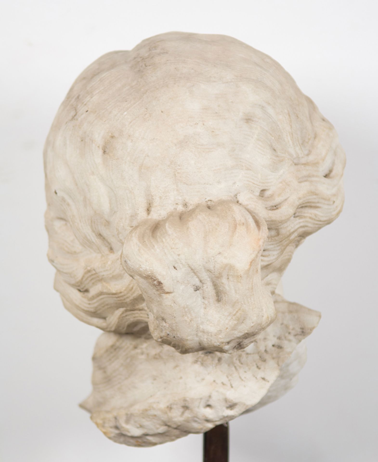 Woman&#039;s head.&nbsp; Sculpture in white marble. - Bild 6 aus 6