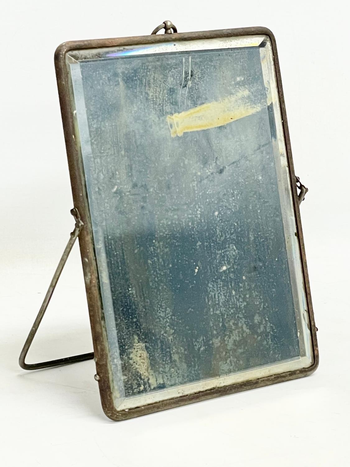 A late Victorian gents shaving mirror. 19.5x25cm.