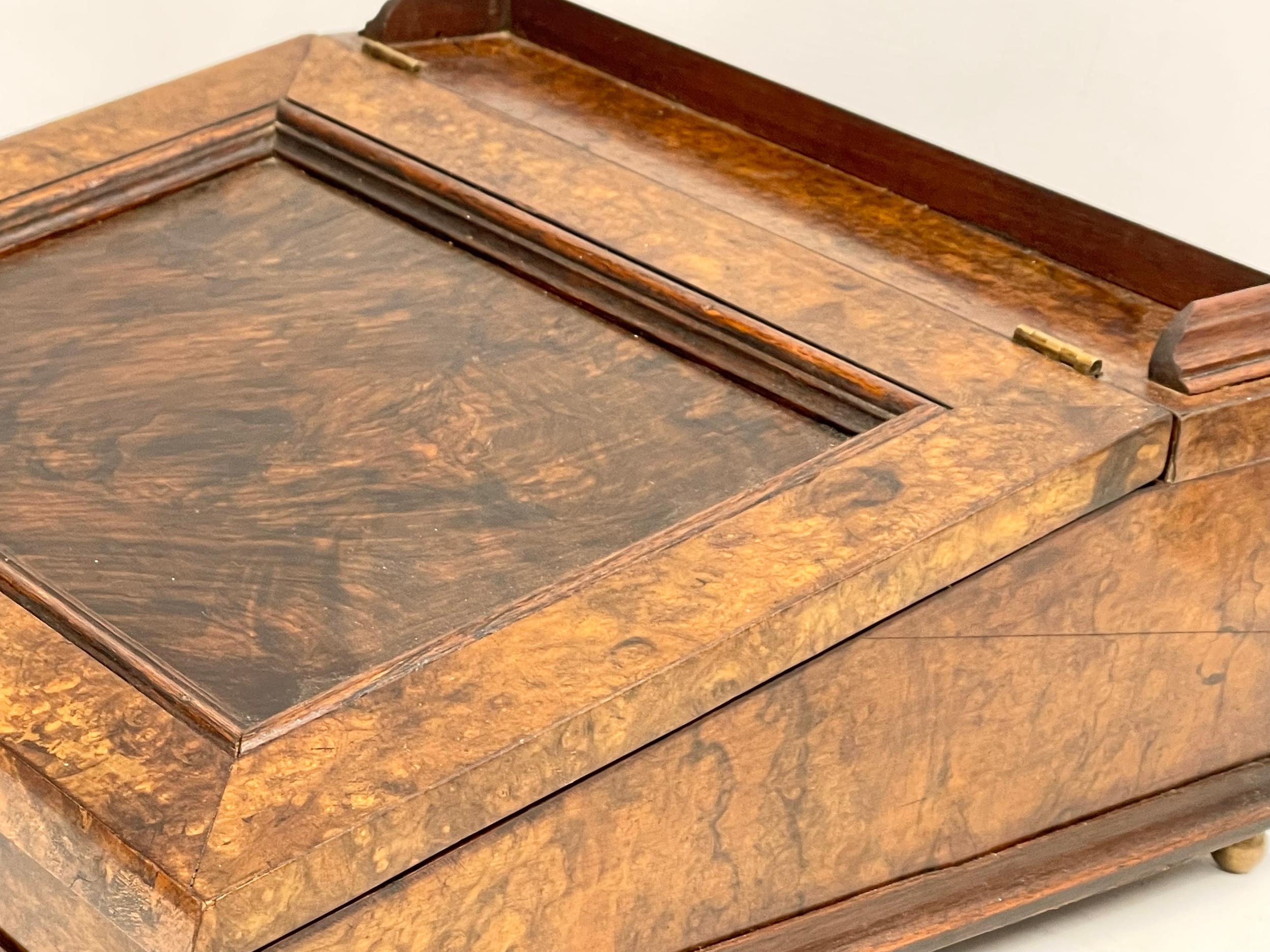 A Victorian style Burr Walnut writing slope. 37x34x15cm - Image 3 of 9