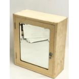 A vintage bathroom cabinet. 30x13x35cm