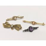 4 ornate vintage pins / brooches.