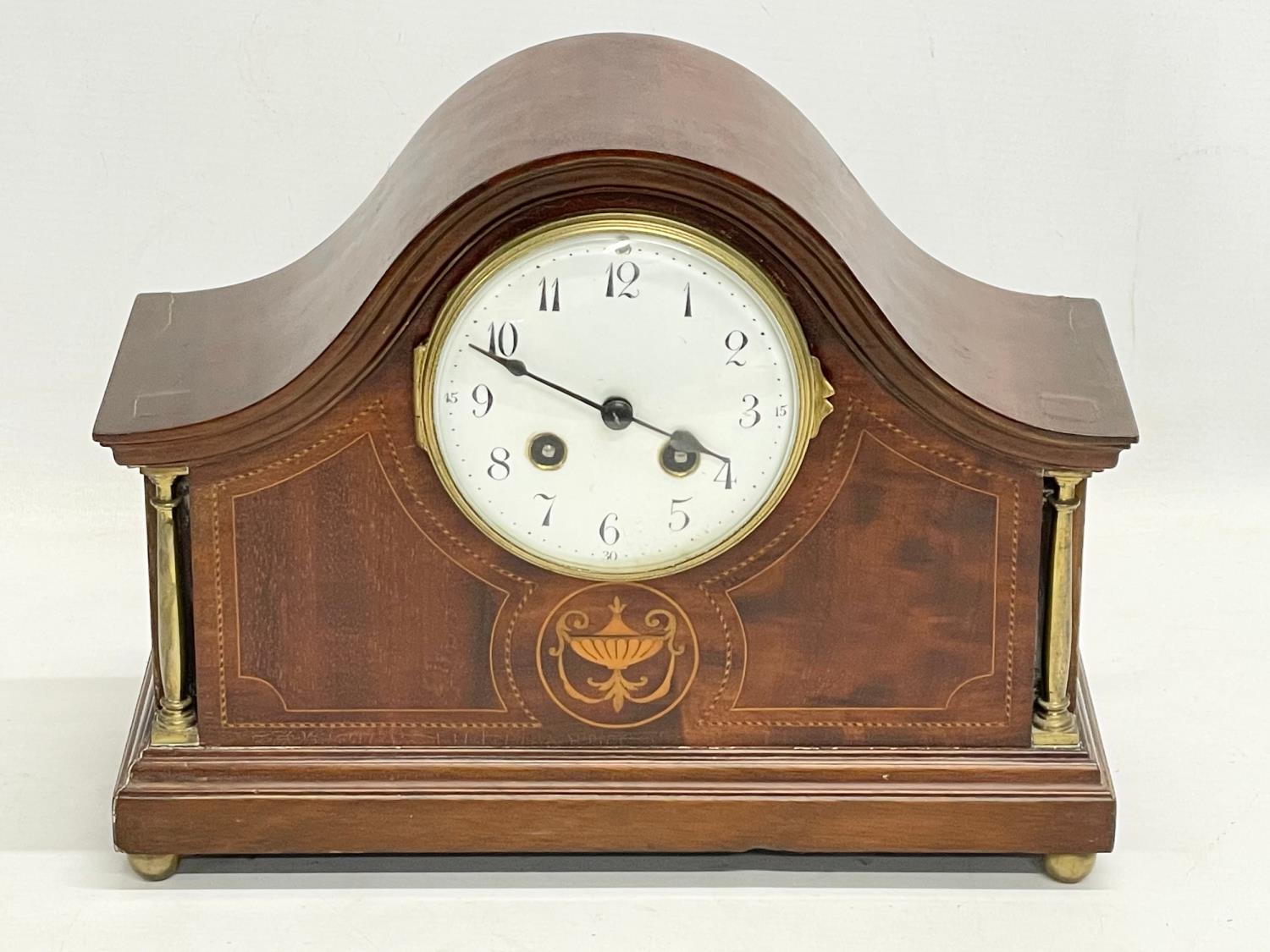 An Edwardian inlaid mahogany mantle clock. With key and pendulum. 30x12x23cm - Image 4 of 6