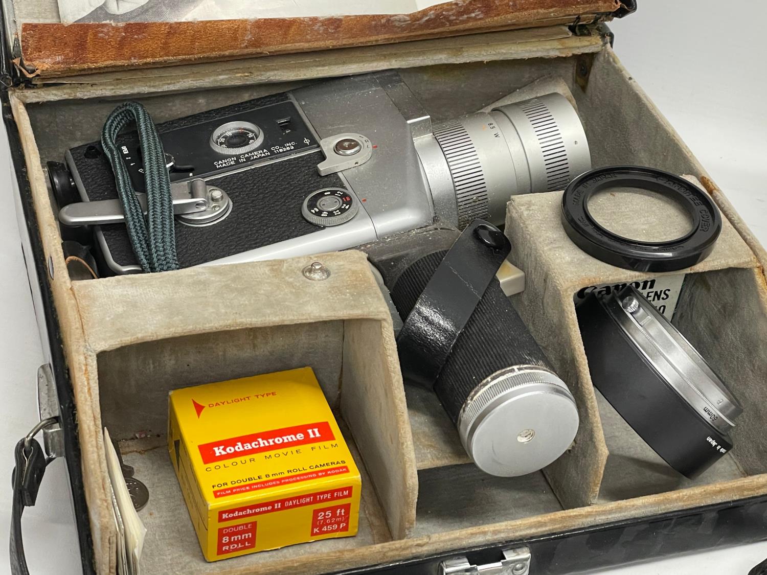 A vintage Canon Cinezoom and a Kodak lamp. - Image 3 of 3