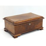 An Edwardian mahogany jewellery box. 32x19x14cm