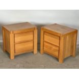 A pair of oak bedside chests. 50x40x55cm