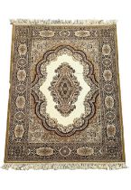 A vintage Middle Eastern rug. 141x214cm