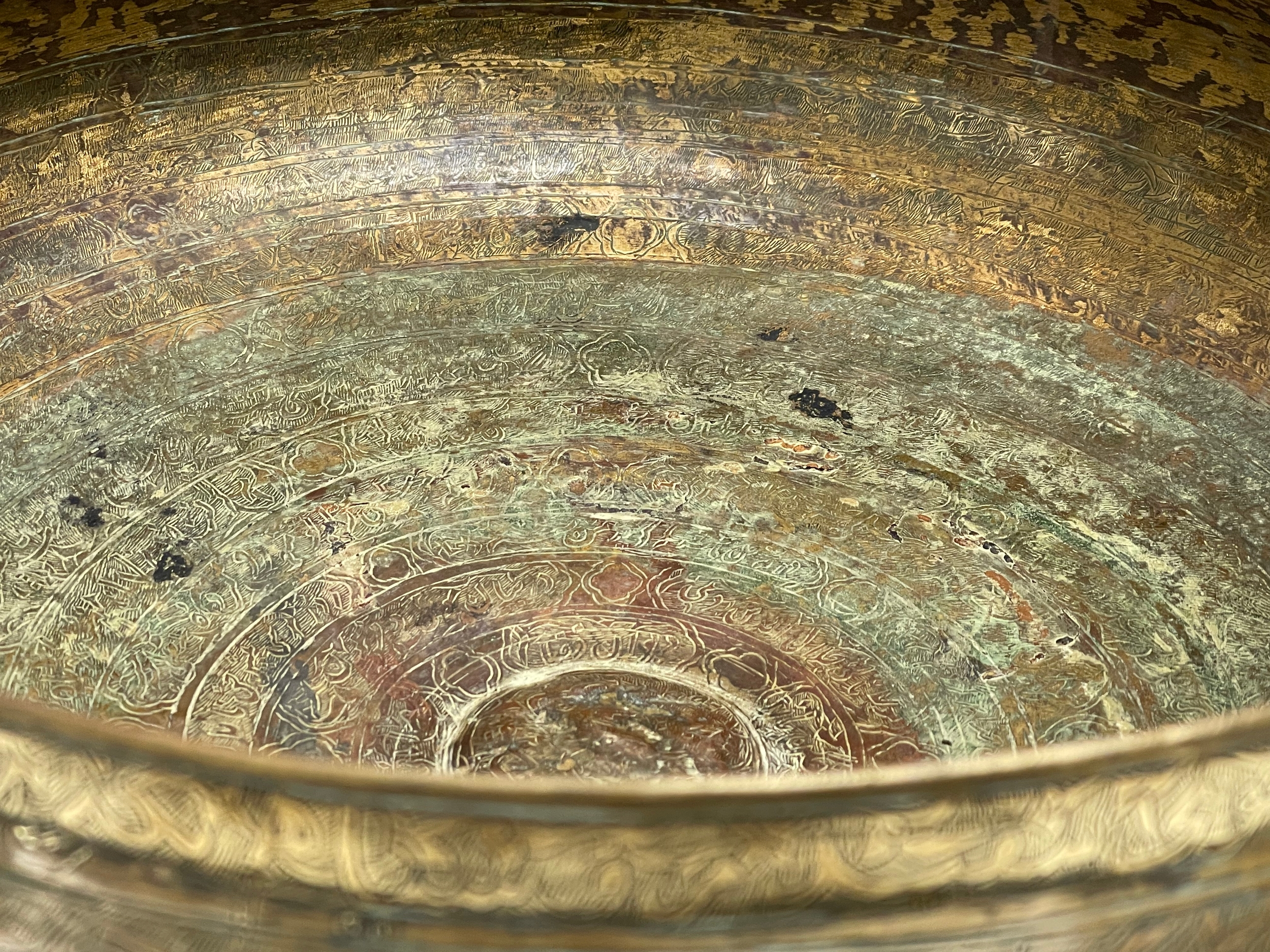 A large 19th century Middle Eastern brass bowl with a late 19th/early 20th century brass vase. - Image 13 of 13