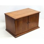 An early 20th century inlaid mahogany tabletop cabinet. Circa 1910-1920. 56.5x33x32.5cm