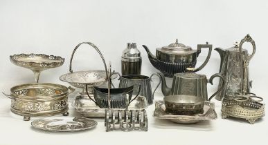 A quantity of 19th and 20th century silver plate.
