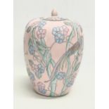 A large Chinese ginger jar with lid. 21x32cm