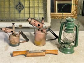 A sundry lot. 2 vintage burners and a lamp etc.