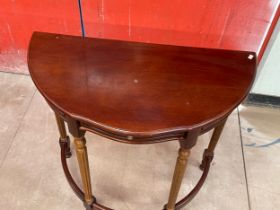 A mahogany hall table with drawer. 76x38.5x75cm