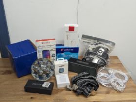 A sundry lot including Apple leads/cables, phone screen protector, etc.