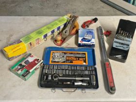 A sundry lot of tools.