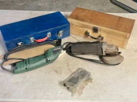 An electric grinder and scraper with bits