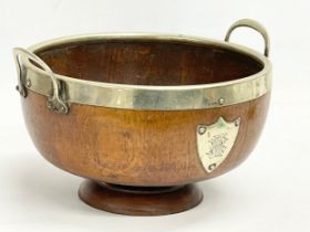 An Edwardian oak and silver plated salad serving bowl. 26x24x17cm