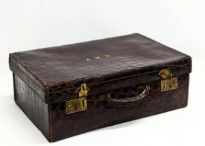 A late 19th century / early 20th century good quality leather case. 50x33x18cm