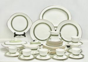 A 42 piece Royal Doulton ‘Rondelay’ tea and dinner service. 6 dinner plates. Platter. 6 salad