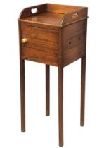 A George III mahogany nightstand. Circa 1820. 33x32.5x86cm