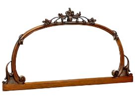 A good quality Victorian Burr Walnut overmantle mirror. 130x74cm