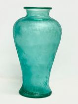 A large early 20th century grass pattern glass vase. 19x32.5cm.