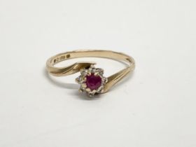 A 9ct gold ladies ring. 1.39 grams.