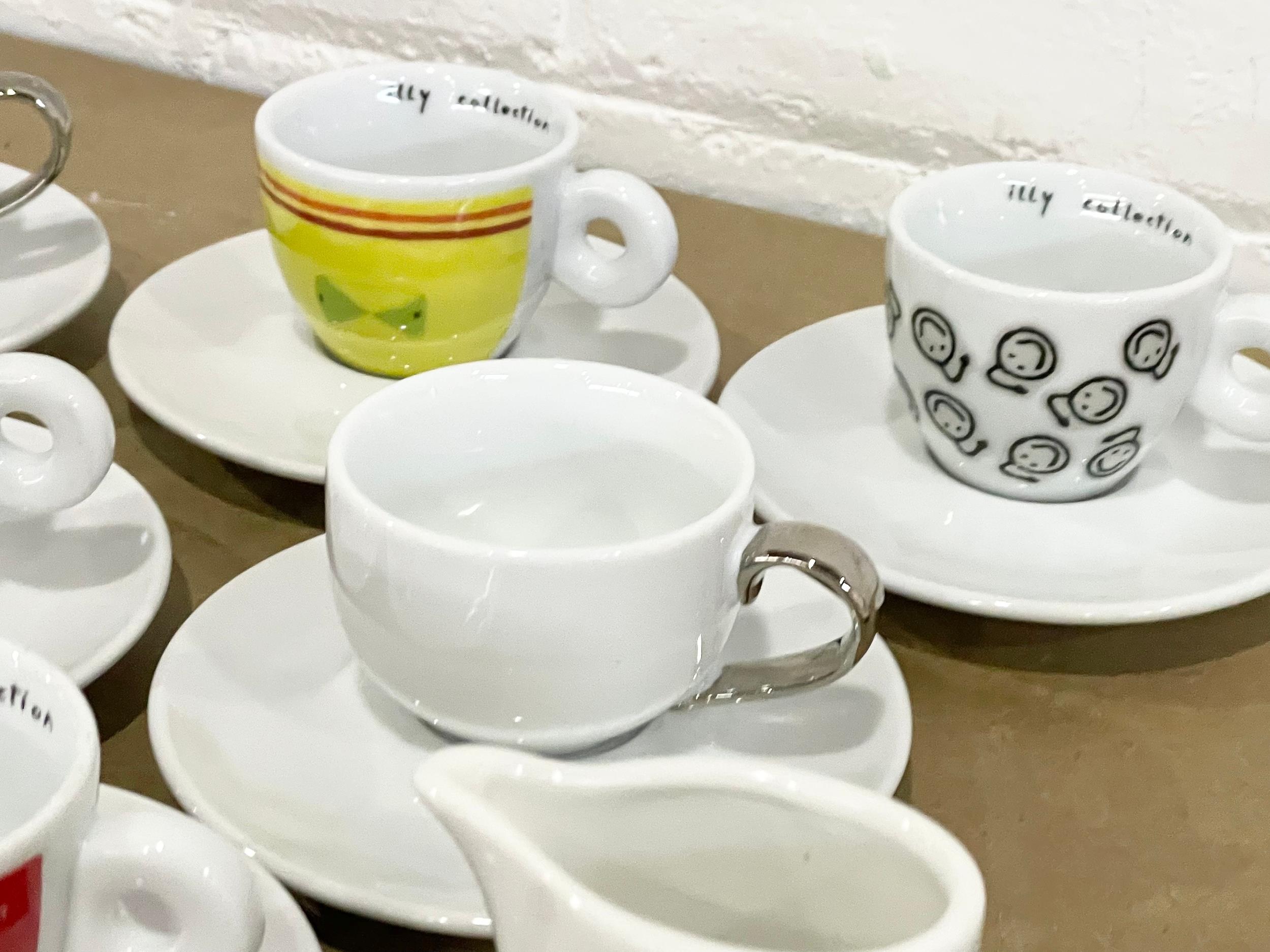 A collection of designer coffee cups and saucers. 11 piece Maxwell Williams coffee set, with a - Image 4 of 11