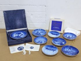 A sundry lot including a quantity of Bing & Grondahl plates and 2 Art Glass swan figures