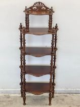 A tall Victorian style mahogany 5 tier whatnot shelving unit. 53x31x139cm