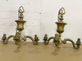 A pair of vintage brass light fittings. 40x42cm