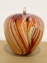 An Art Glass apple 16x18cm