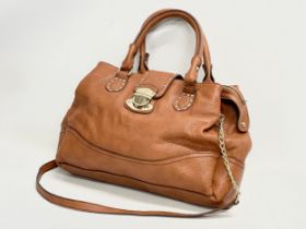 A Steve Madden leather handbag. 38x29cm