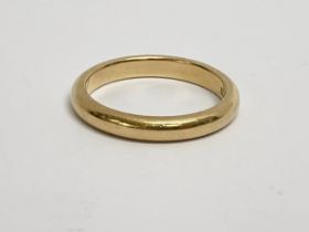 An 18ct gold ring. 6.14 grams. Size S.