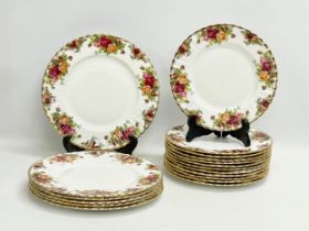 18 Royal Albert ‘Old Country Roses’ dinner and salad plates. 6 dinner plates 24cm. 12 salad plates