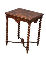 A good quality Victorian rosewood lamp table on Barley Twist legs and Rosette moulding. 55.5x45x65.